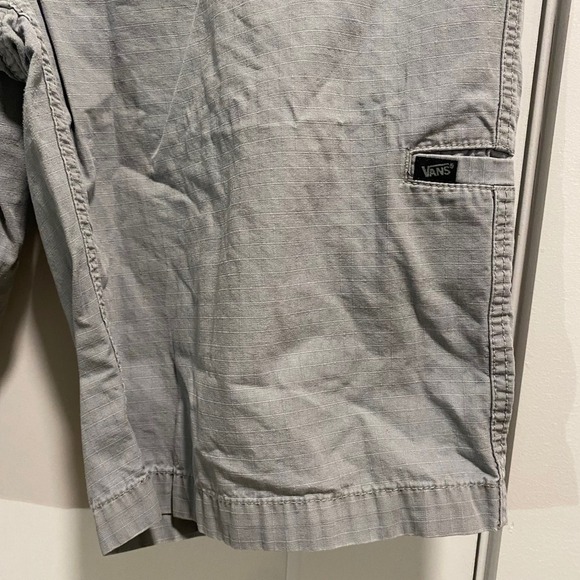 Vans Men Gray Cargo Shorts Size 36 Side Logo Pockets Casual Summer Beach - Picture 2 of 5